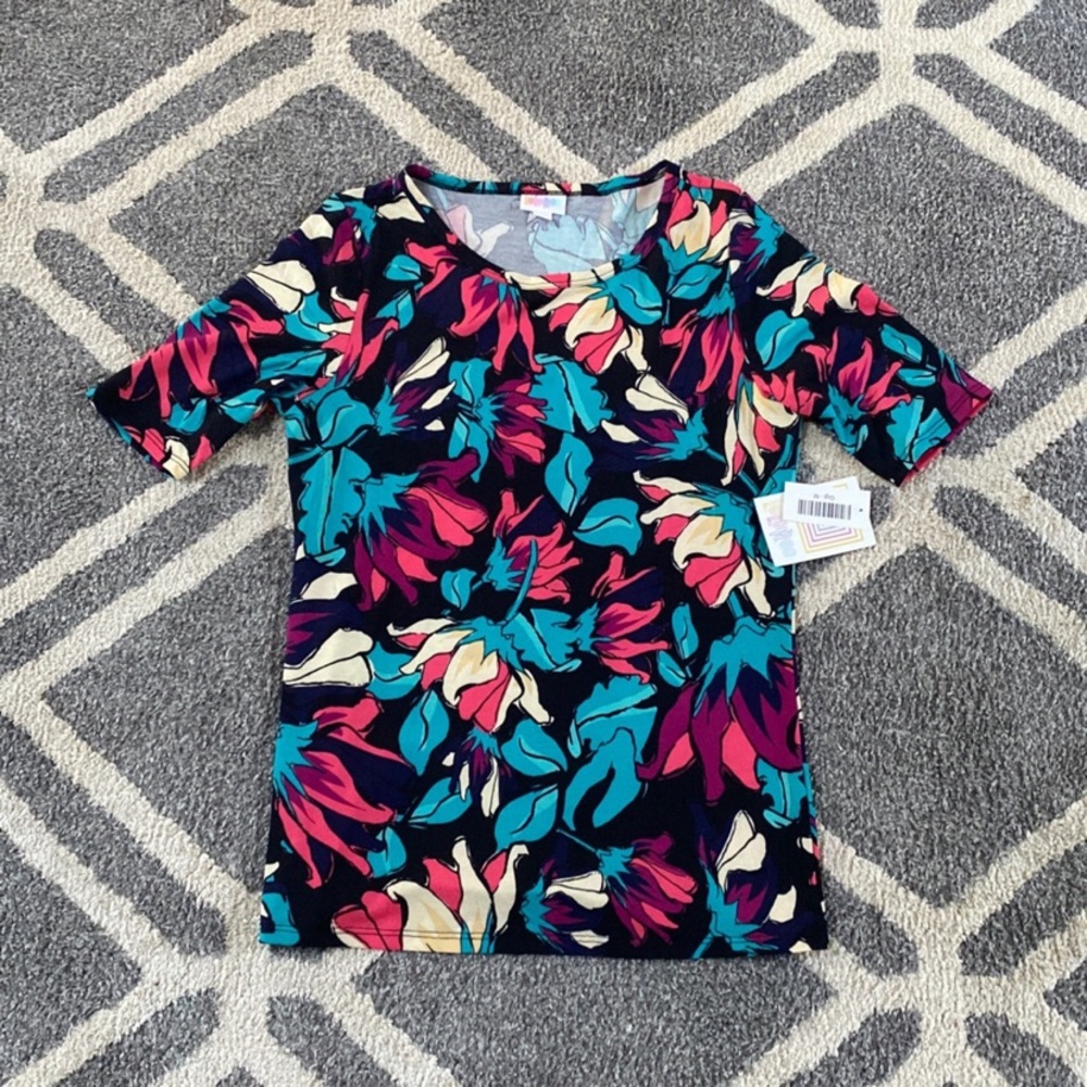 Lularoe floral gigi shirt